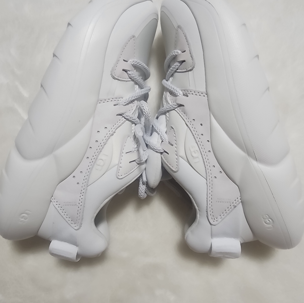 UGG - LA Cloud Lace- White Fashion Sneakers - Brand New - Sz. 7